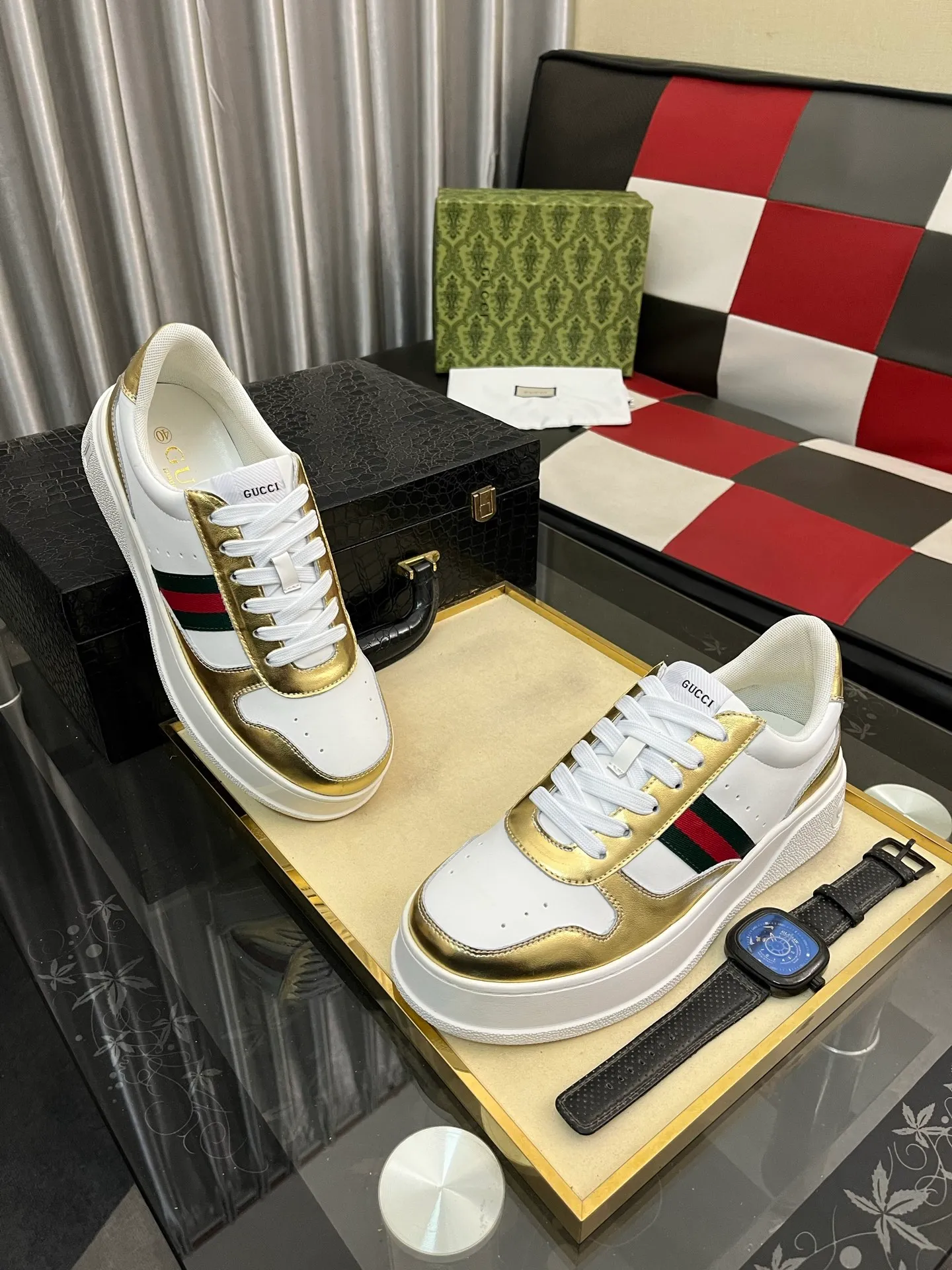Men's Men's Shoes💰: 380⌚️⌚️[GUCCI] Gucci men's latest white shoe series casual shoes! The official website is built 1:1. Upper: Made of imported cowhide, with electric embroidery ➕Inner lining: Made of high-quality first-layer pigskin, soft and comfortable. Picky material selection and exquisite workmanship give you the best enjoyment. Size: 38-444️⃣Colors available